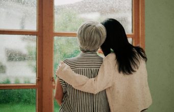 8 Things Caregivers Should Know About Dementia
